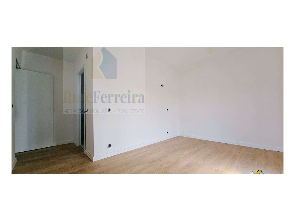 Moradia T2 em recuperação, Dois Portos, Runa!!-18