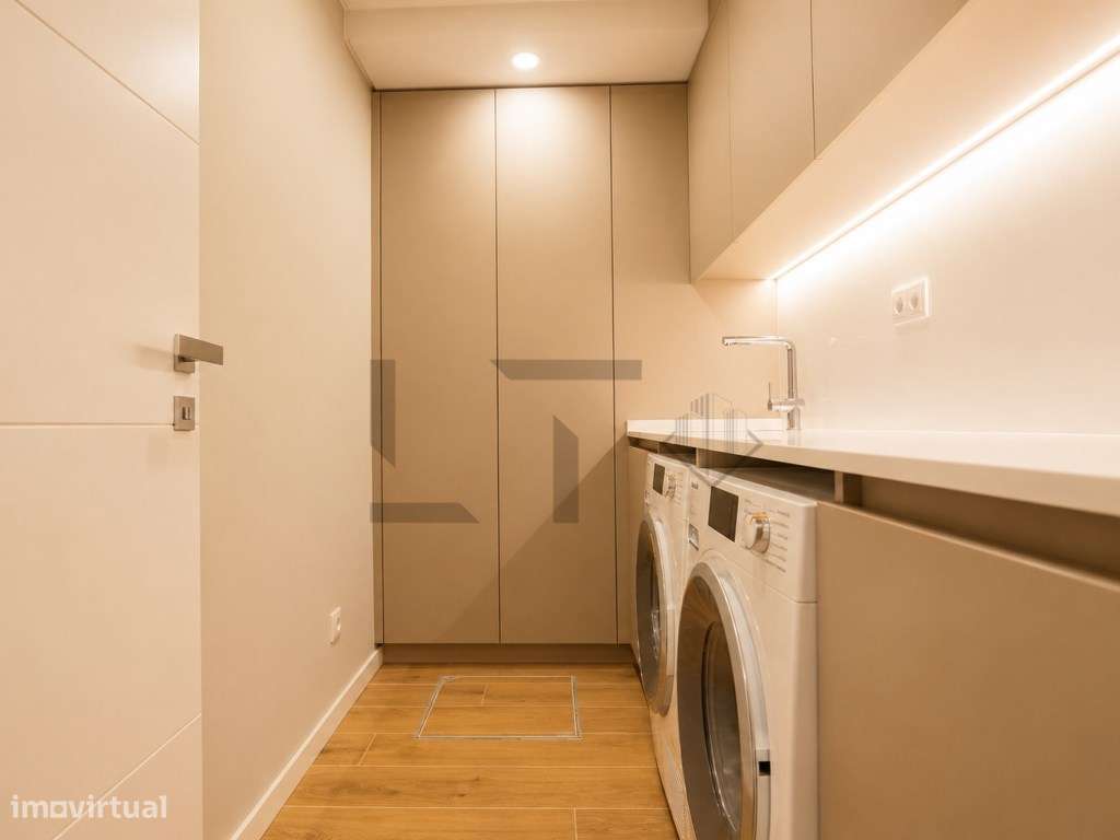 Moradia T5 em Banda com Condominio com Piscina para Venda em Carcav...-43