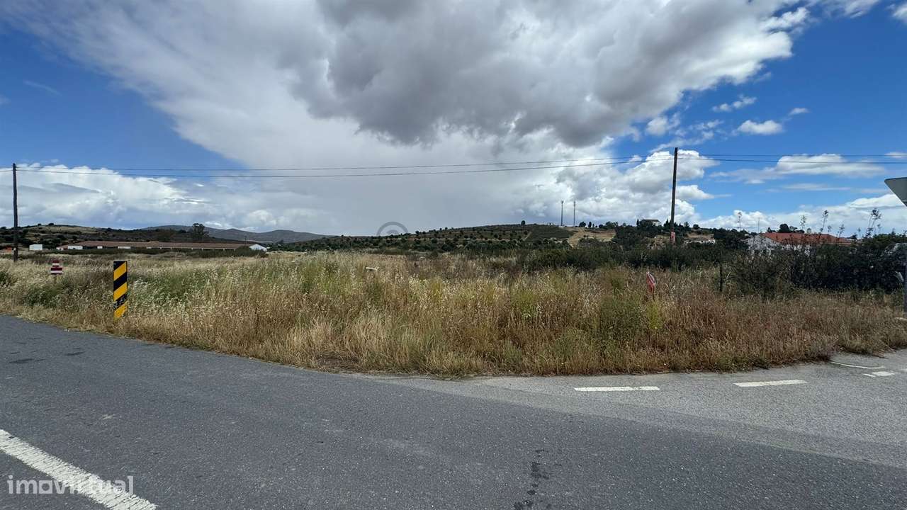 Terreno Urbano para Construção com 1685m2 , São João dos Caldeireiros,-8