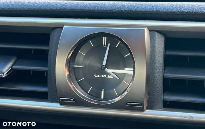 Lexus IS 200t / 300 F Sport - 20