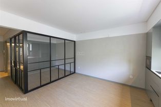 Apartamento T0+1 em segunda linha de mar