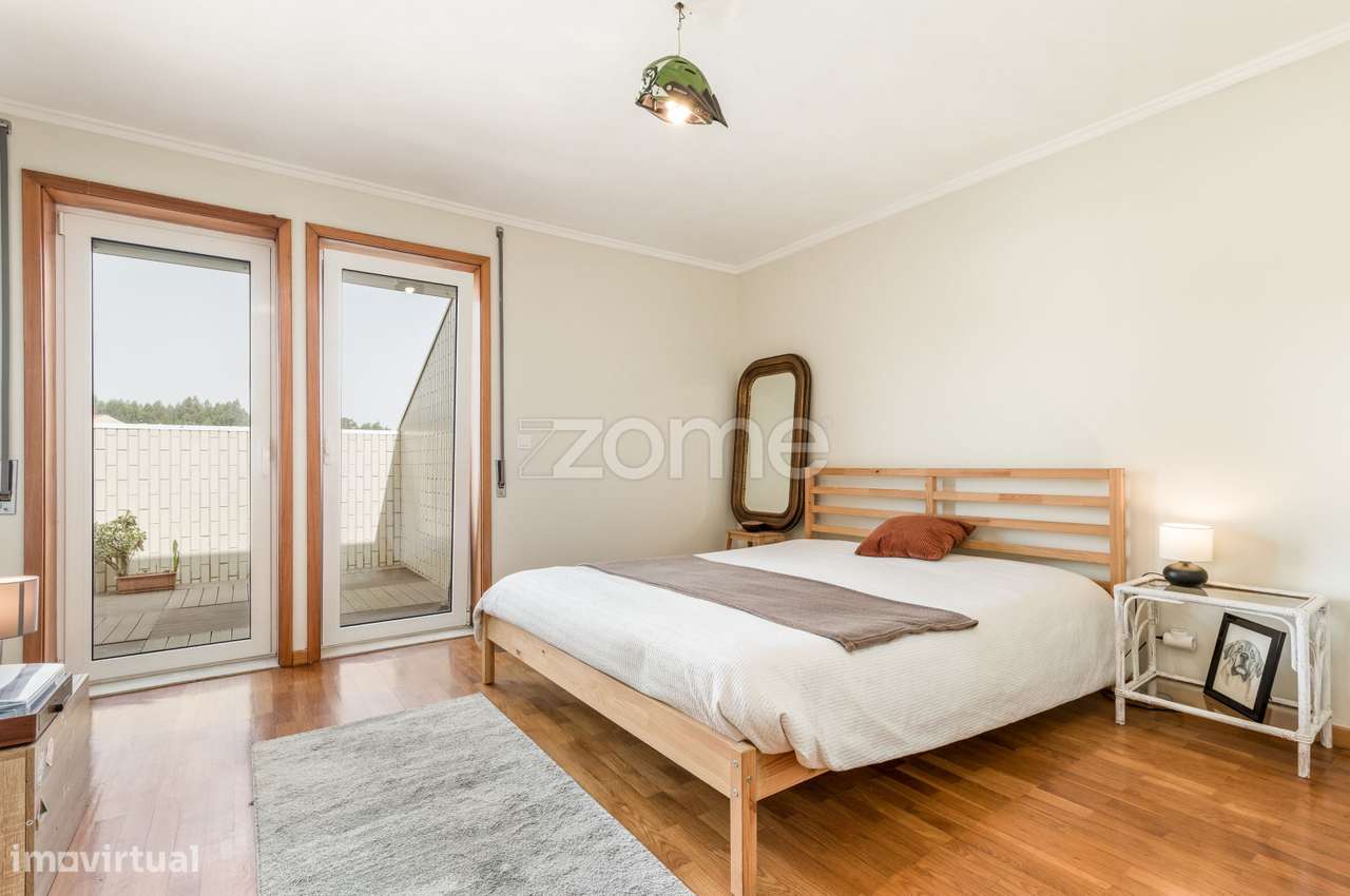 T3 / T4 Duplex com Terraços em Condomínio com Piscina – Francelos-4