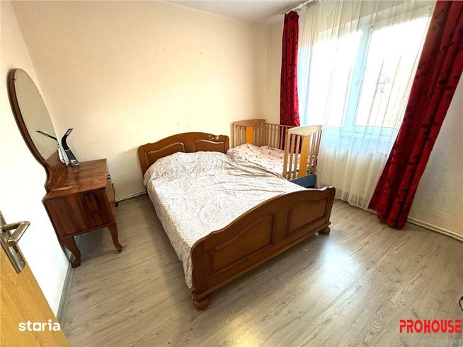 Zona Miron Costin - apartament 3 camere - etajul 2-2