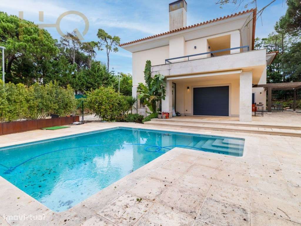 Moradia T4+2 Bairro da Martinha-5