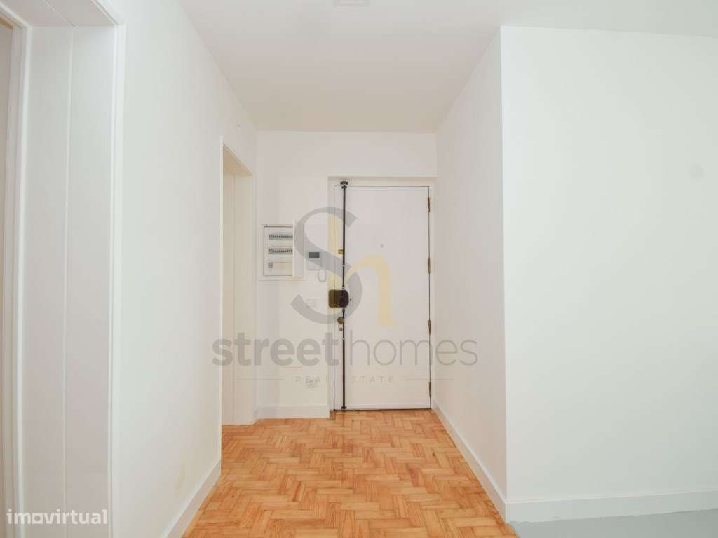 T4 totalmente remodelado, pronto a habitar, cozinha equipada-17