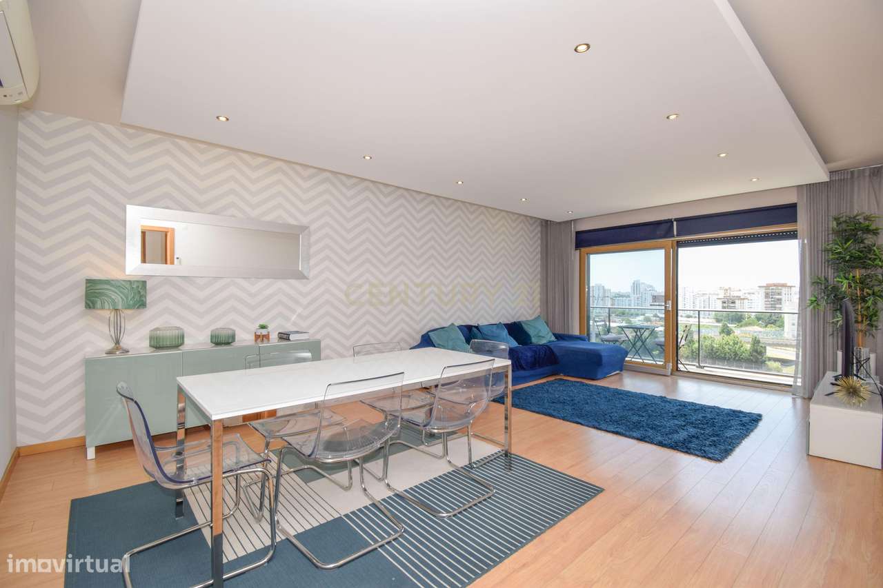 Apartamento T3 com Áreas Generosas e Vista Desafogada - Grande imagem: 2/32