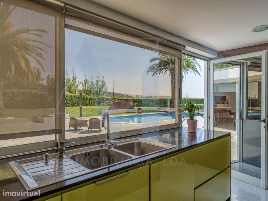 Moradia T4 +1 com piscina-19