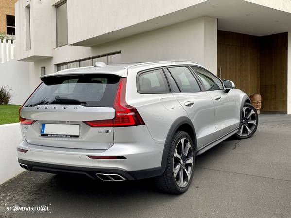 Volvo V60 Cross Country D4 AWD Geartronic Pro - 27