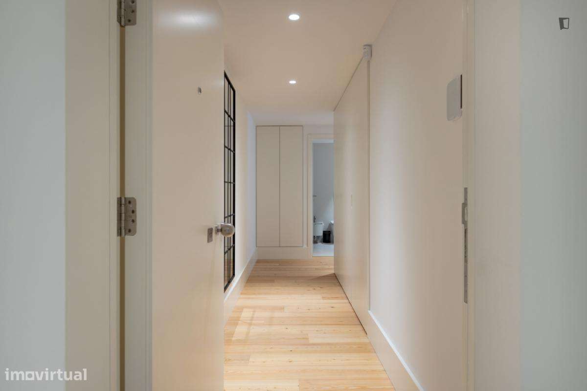 Estúdio - localizado em Santo Ildefonso Porto - Grande imagem: 3/8