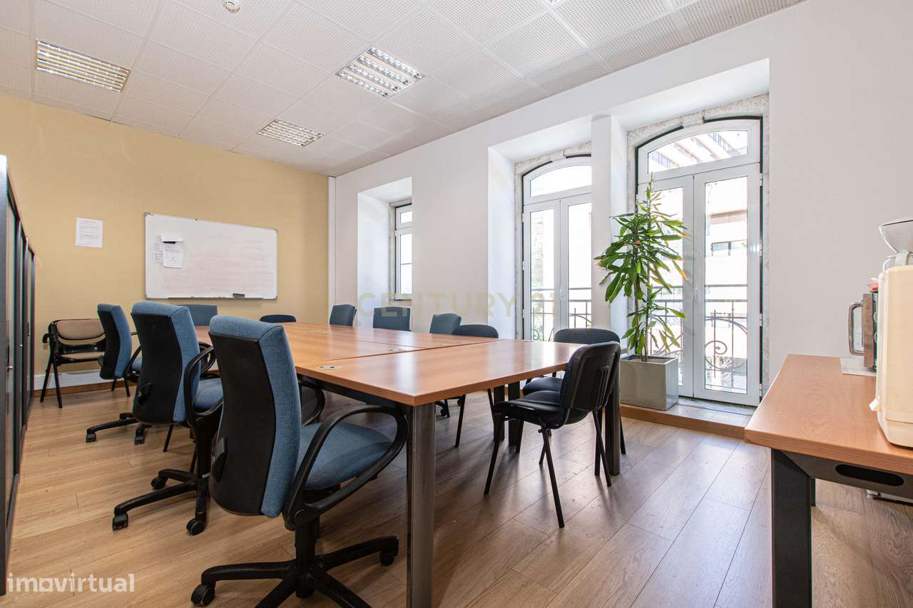 Escritório/Consultório para arrendamento de Serviços (1ª  andar). - Grande imagem: 3/6