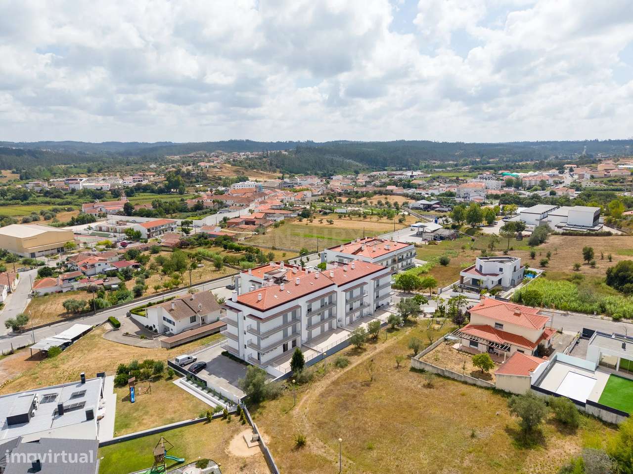 Apartamento T3 de Excelência com Terraço, Garagem Box, no Louriçal - P-40
