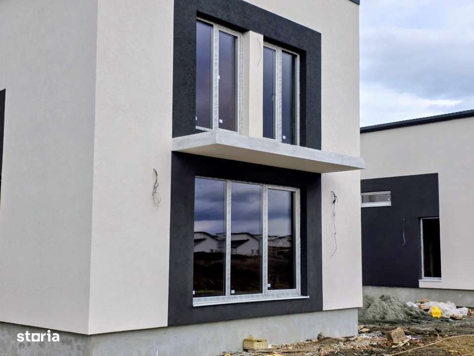 Casa individuala cu patru camere, teren 300mp, Primaverii, Sanpetru-0