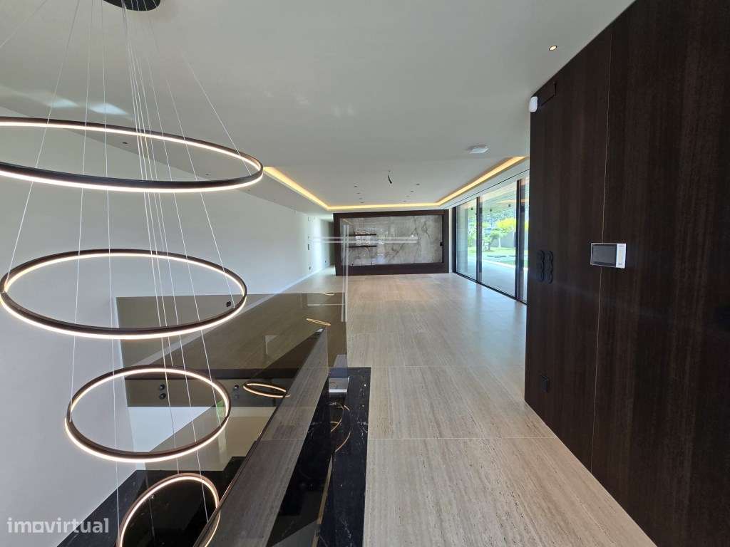 Moradia isolada T5, arquitetura contemporânea com piscina - Verdizela-29