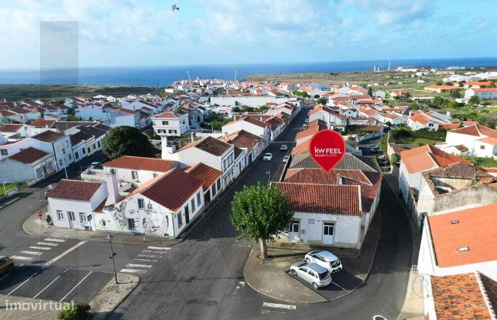 Moradia com Elevado Potencial no Centro de Vila do Porto-10
