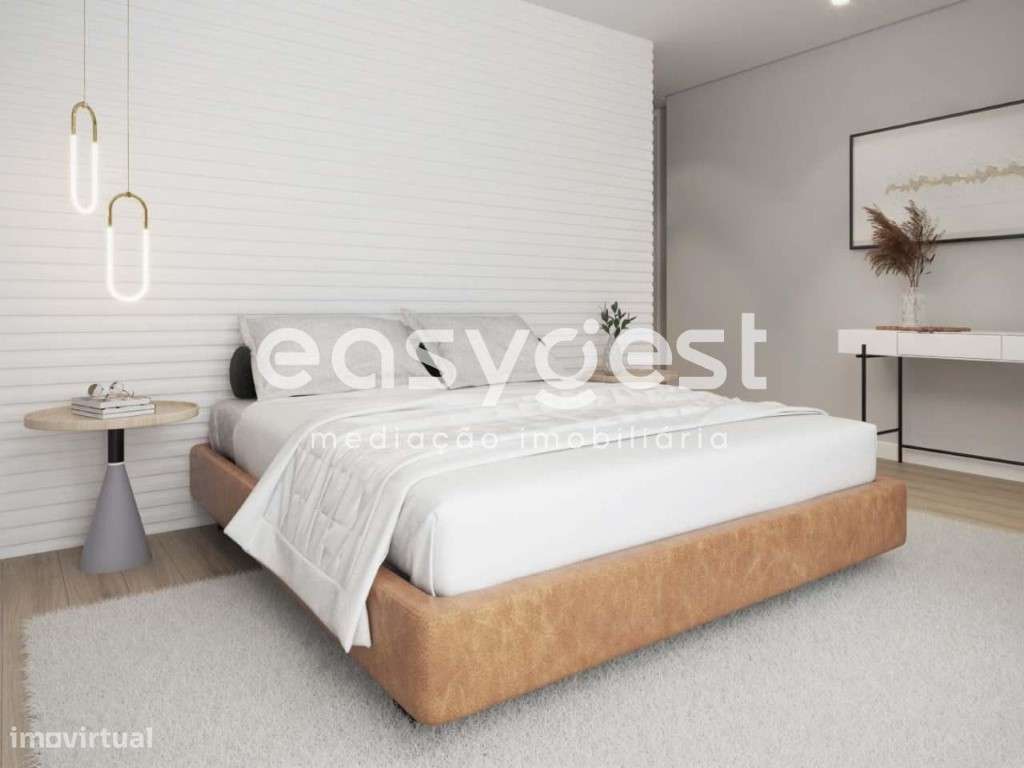 Apartamento T3 Duplex Com Terraco E Varanda Situado Nas Barrocas A