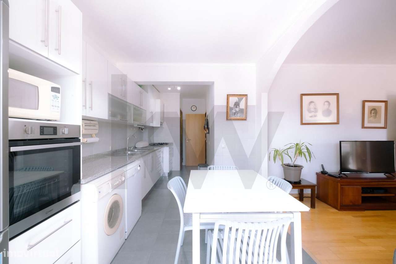 APARTAMENTO T3 TOTALMENTE RENOVADO E EQUIPADO NO CENTRO DE SANTIAGO DO - Grande imagem: 5/25