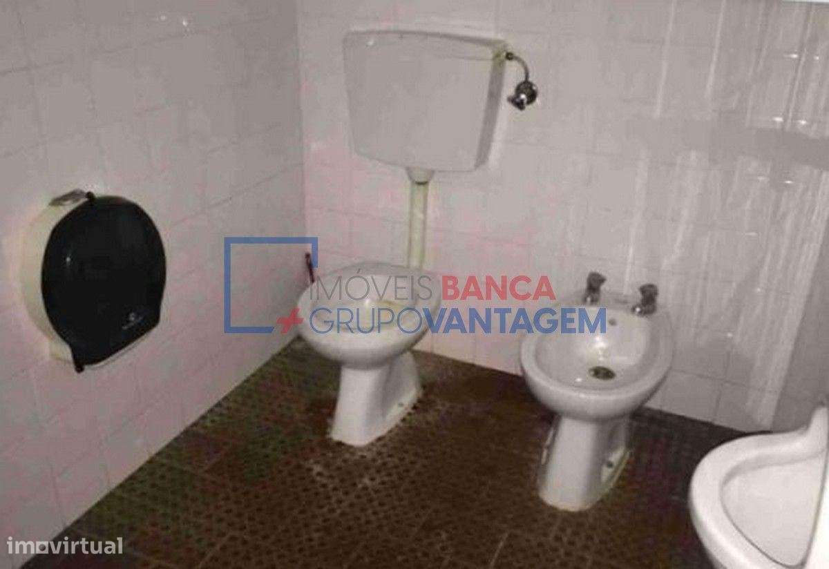 Armazém industrial situado em 2 lotes na Zona Industrial de Vale de... - Grande imagem: 5/6