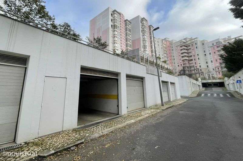 Lugar de Garagem Amplo 13m² | Laranjeiras | 100m da Loja do Cidadão - Grande imagem: 5/8