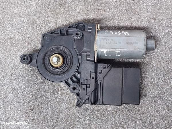 Motor Elevador Porta Tras Esq Volkswagen Passat (3B3) - 2