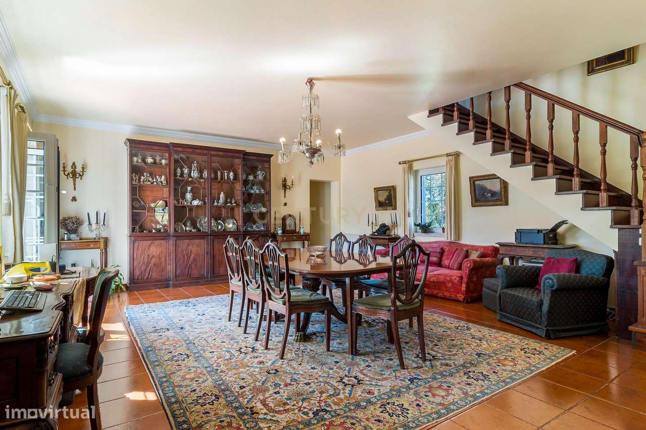 Quinta de 14000m2 com moradia T4 e piscina | Sintra-5