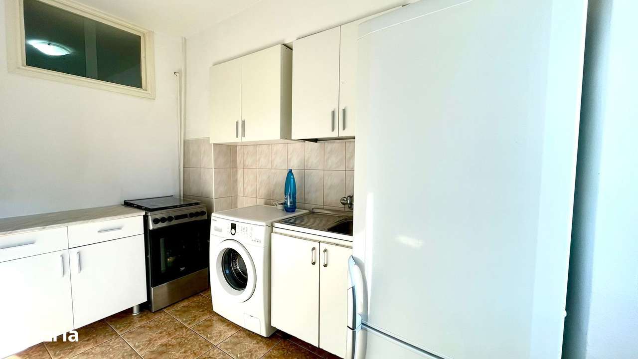 Apartament o camera | la bulevard, langa statia de tramvai | - Imagine principală: 5/8