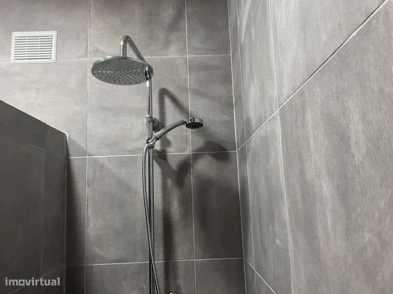 Arrendo apartamento t1 mobilado e cozinha equipada - Grande imagem: 4/12