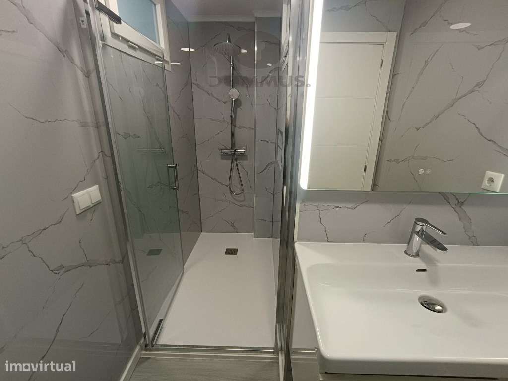 Apartamento T2 na Figueirinha ( Oeiras ) totalmente Remodelado-7