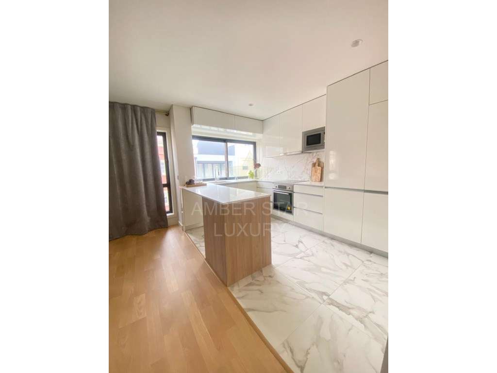 Apartamento T3 Moderno com Varanda e Garagem no Coração do Porto - Grande imagem: 4/29