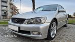 Lexus IS 300 Sport Cross - 4