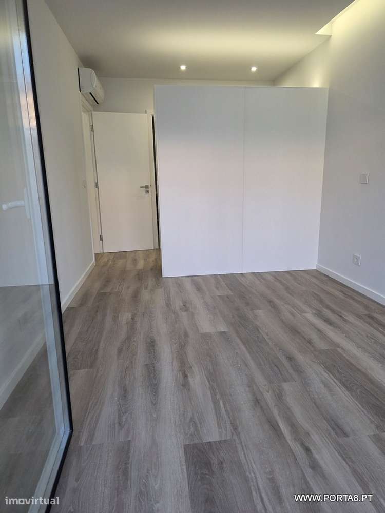 Apartamento T3 Novo com Duas Suites e Varanda — Barosa, Leiria-16