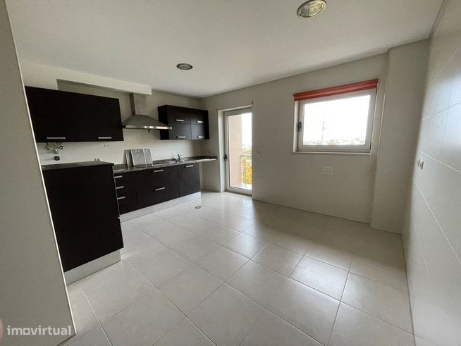 Apartamento T3 com garagem dupla – São Bernardo-2