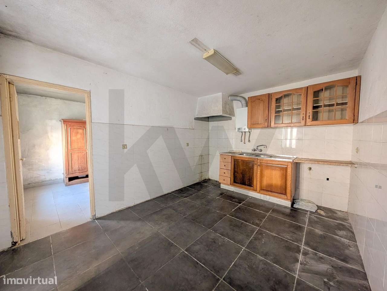 Moradia Bi-Familiar + 2 Anexos Habitáveis na Sobreda Caparica-31