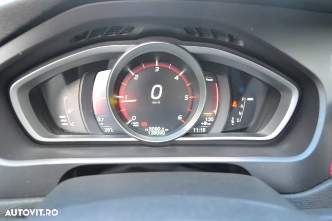 Volvo V40 D4 Geartronic RDesign - 24