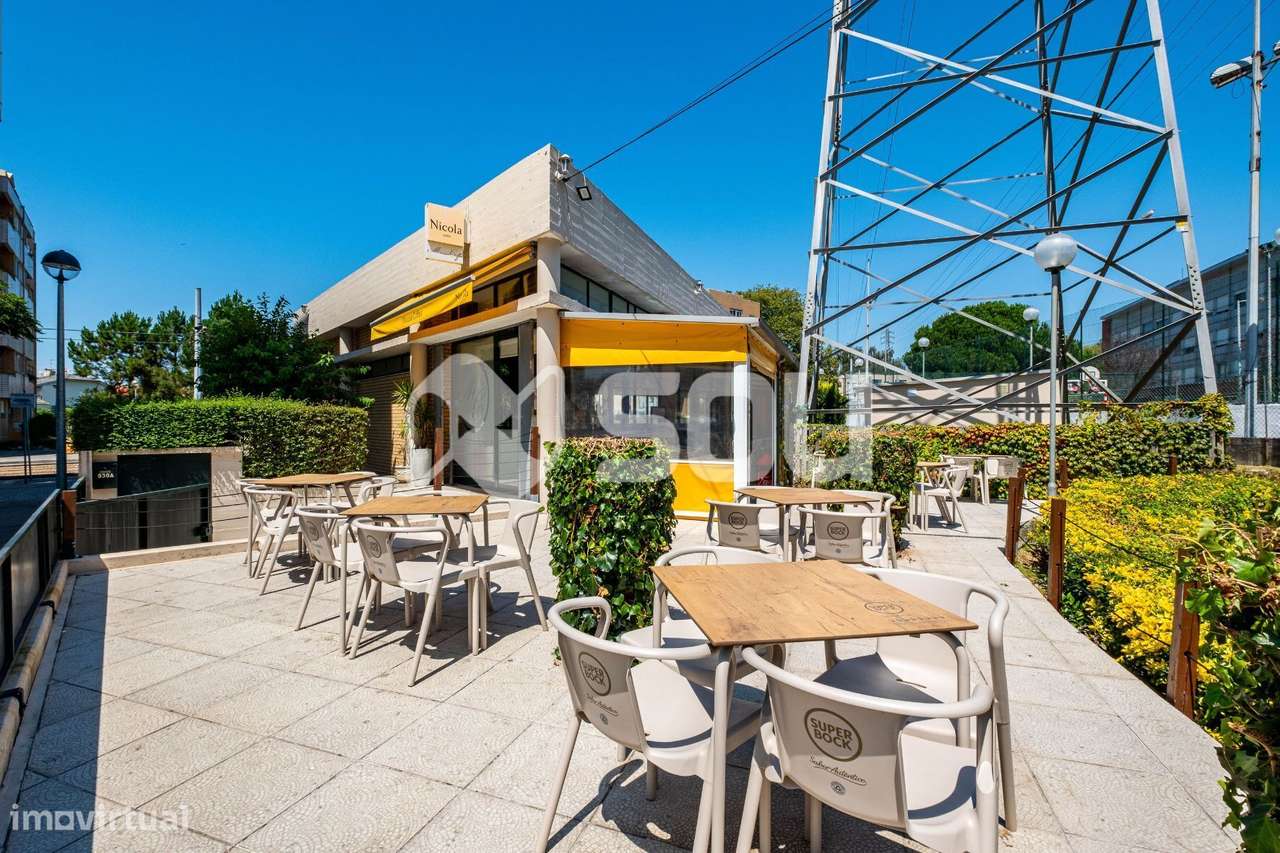 Restaurante/Bar na Senhora da Hora em frente ao metro - Grande imagem: 4/24