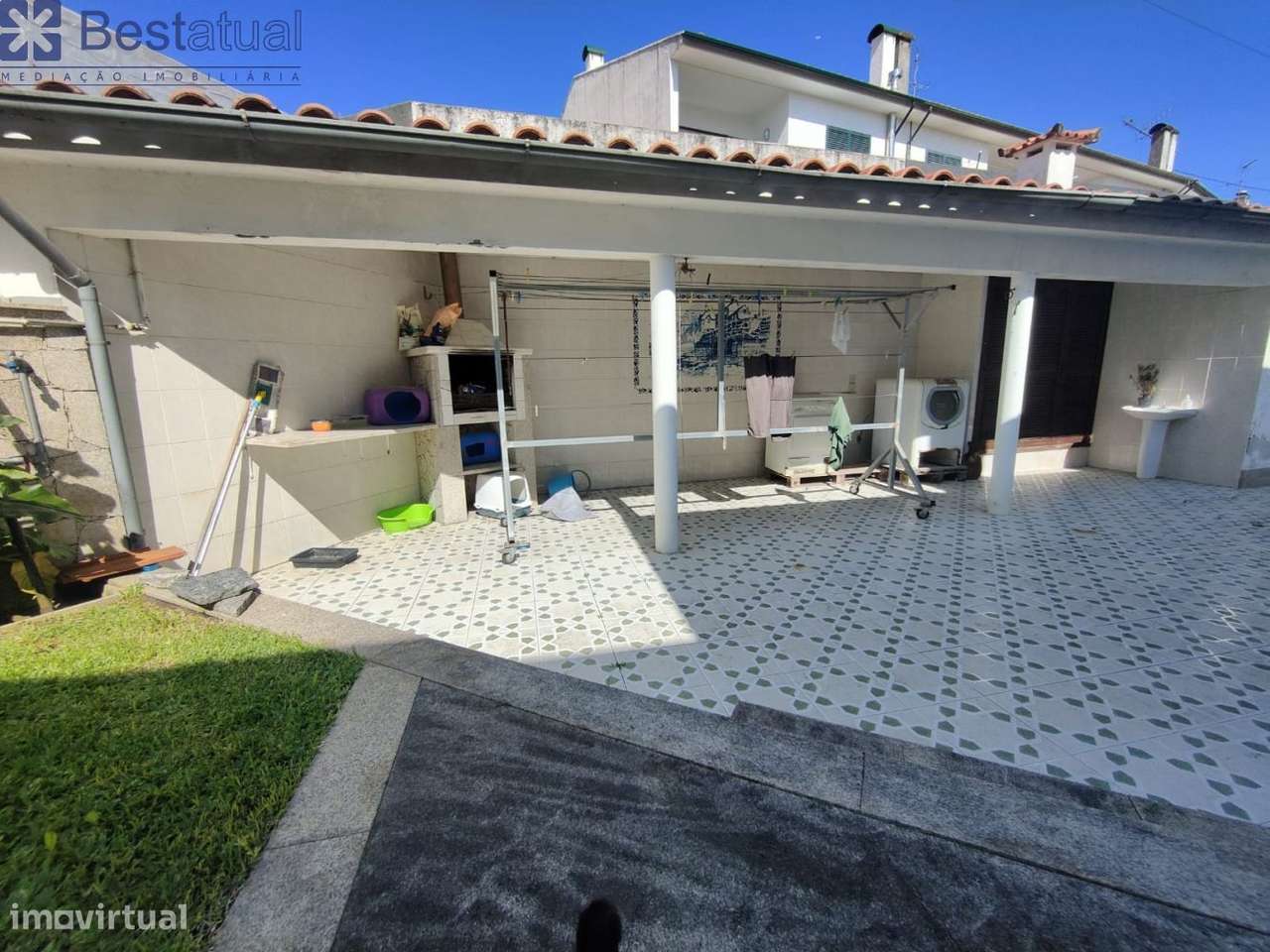 Moradia T4  C/Sótão + 1 Habitação T 3 - J/MC Donalds-7