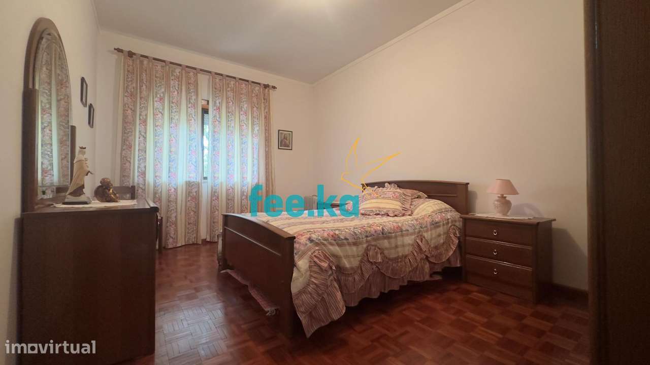 Apartamento T4 com Garagem-24