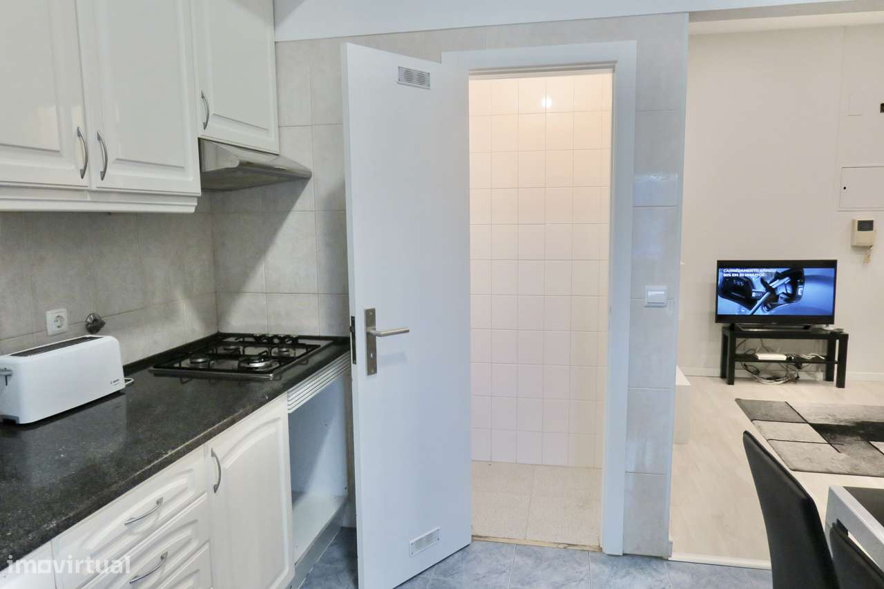 APT T2 c/despesas incluídas na Rua António Albino Machado, 31 - Grande imagem: 5/20