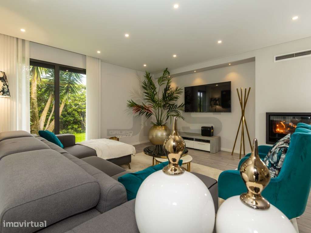 Refúgio Moderno com Vista e Design no Pico da Pedra, Ilha de São Mi...-15