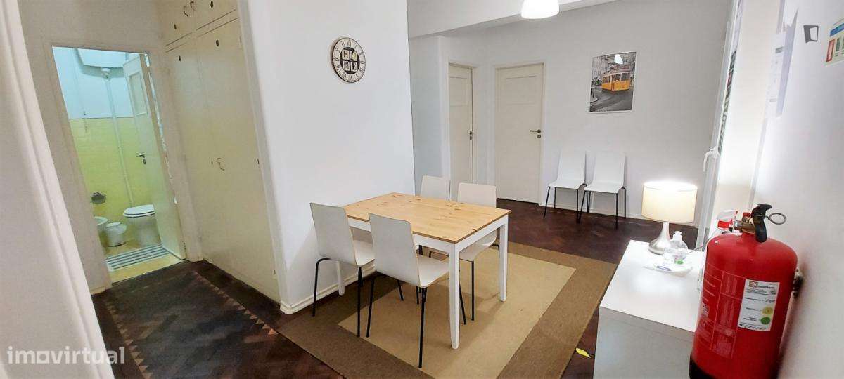 Quarto - localizado em Benfica Lisbon - Grande imagem: 2/10