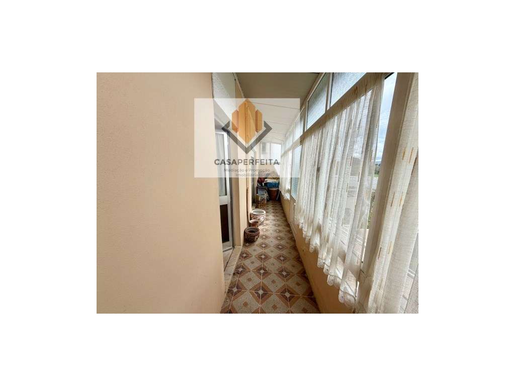 Andar Moradia T3 de 3 Frentes com Terreno, Garagem e Anexos - Avintes-13