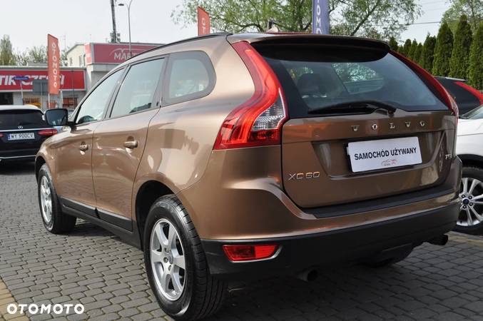 Volvo XC 60 T5 Momentum - 9