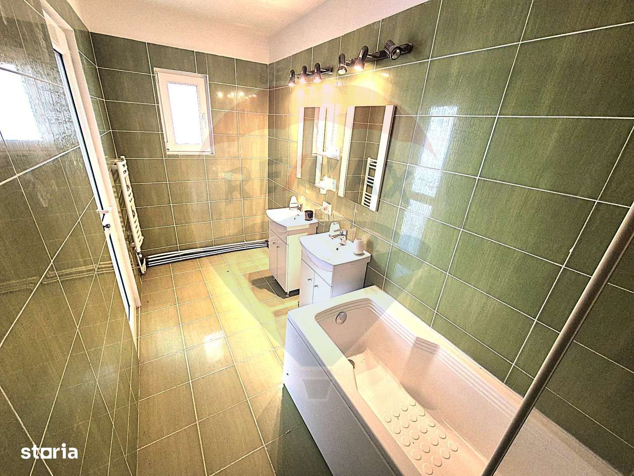 Casă / Vilă de vanzare in Serbanesti-15