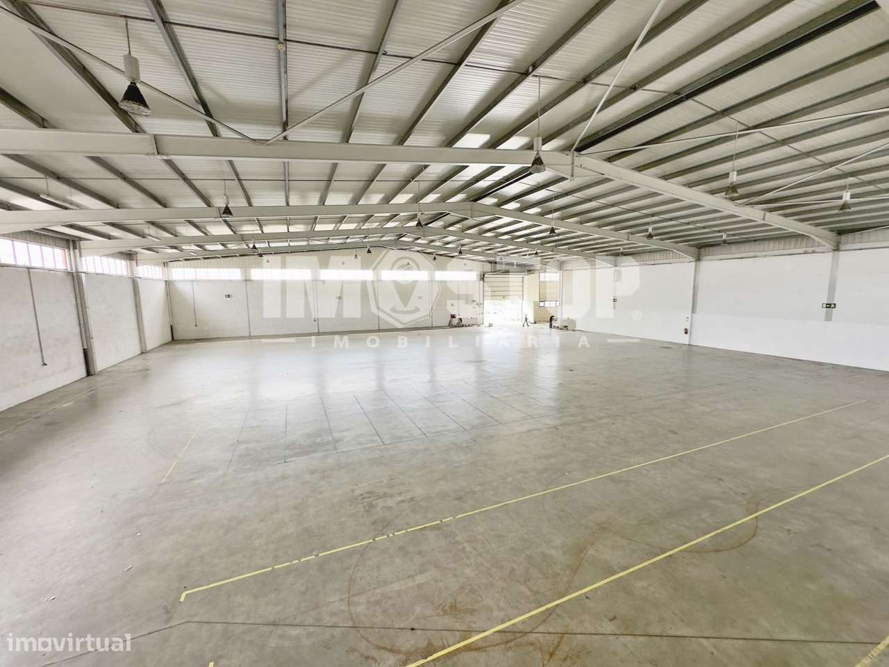 Armazém Industrial Albergaria-a-Velha - Grande Parquamento! - Grande imagem: 4/28