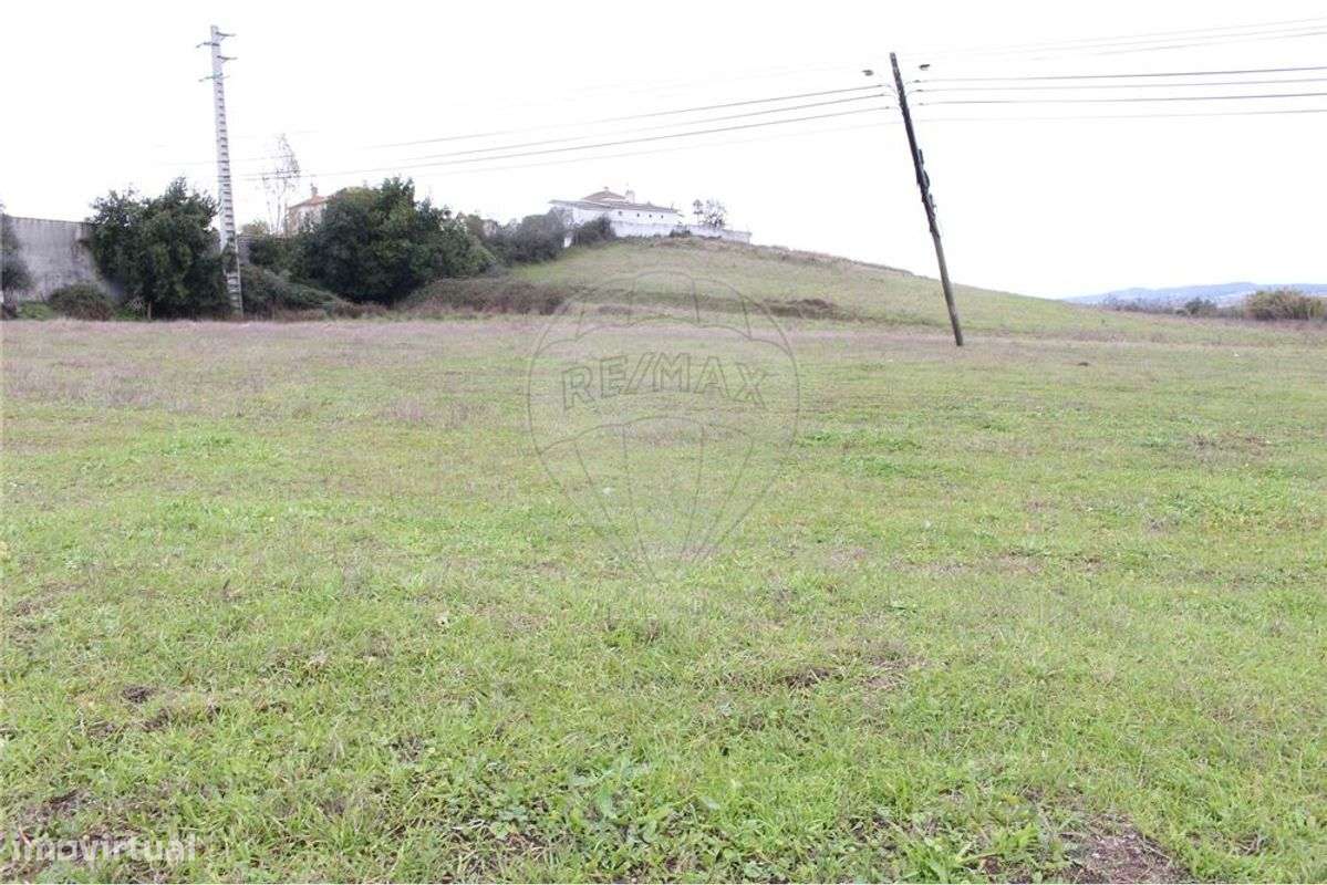 Terreno em zona central da Carapinheira - Grande imagem: 4/17
