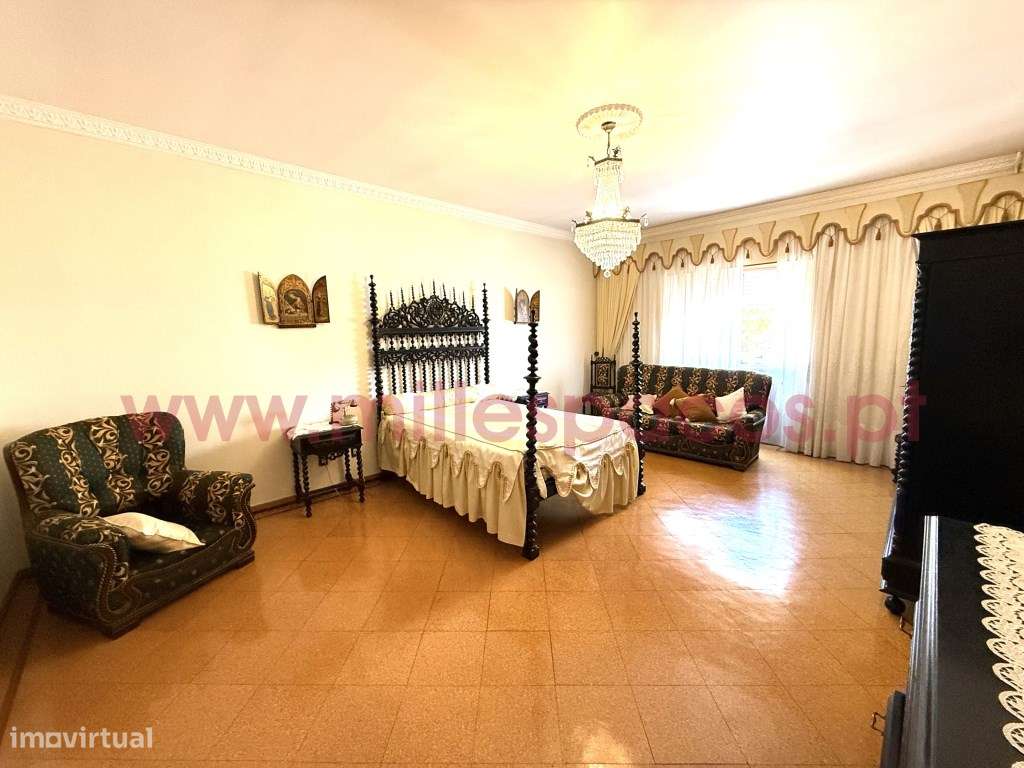 Moradia V6 com Garagem Centro da Cidade-23