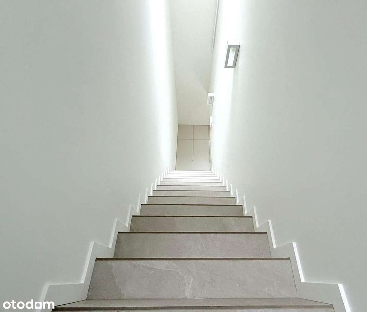 Nowoczesne, wykończone mieszkanie w zabudowie szeregowej-9