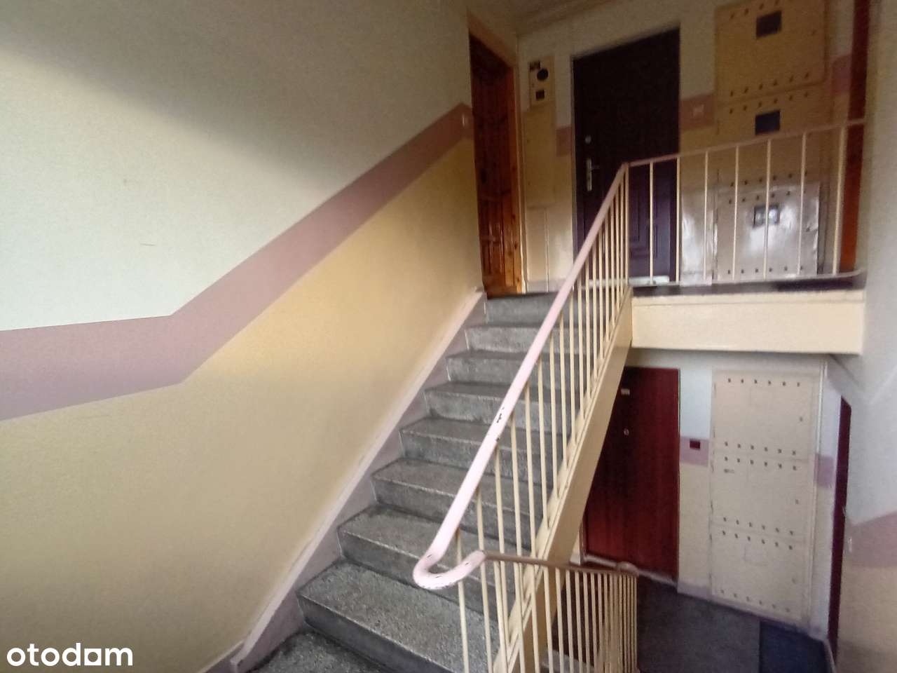 Mieszkanie trzypokojowe w centrum . Do wprowadzenia.-3