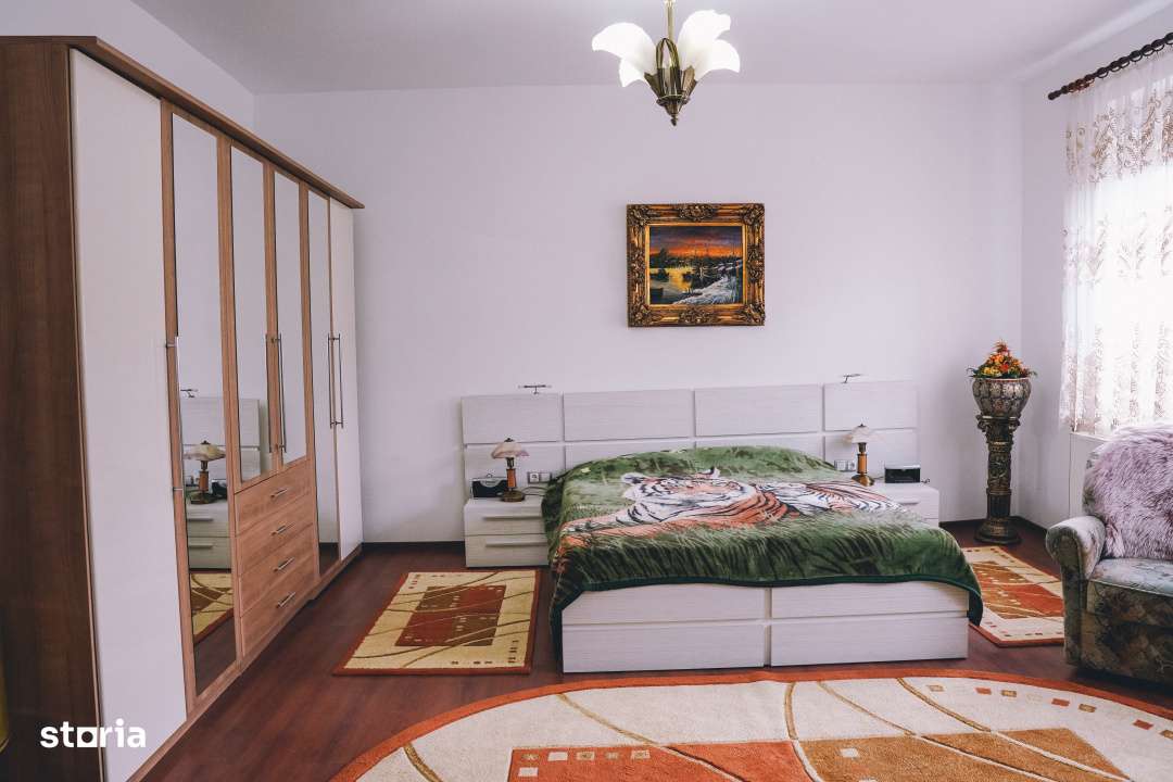 Casa renovata integral 4 camere + garaj | Piata Cluj, Str. Paris, Sibi-13