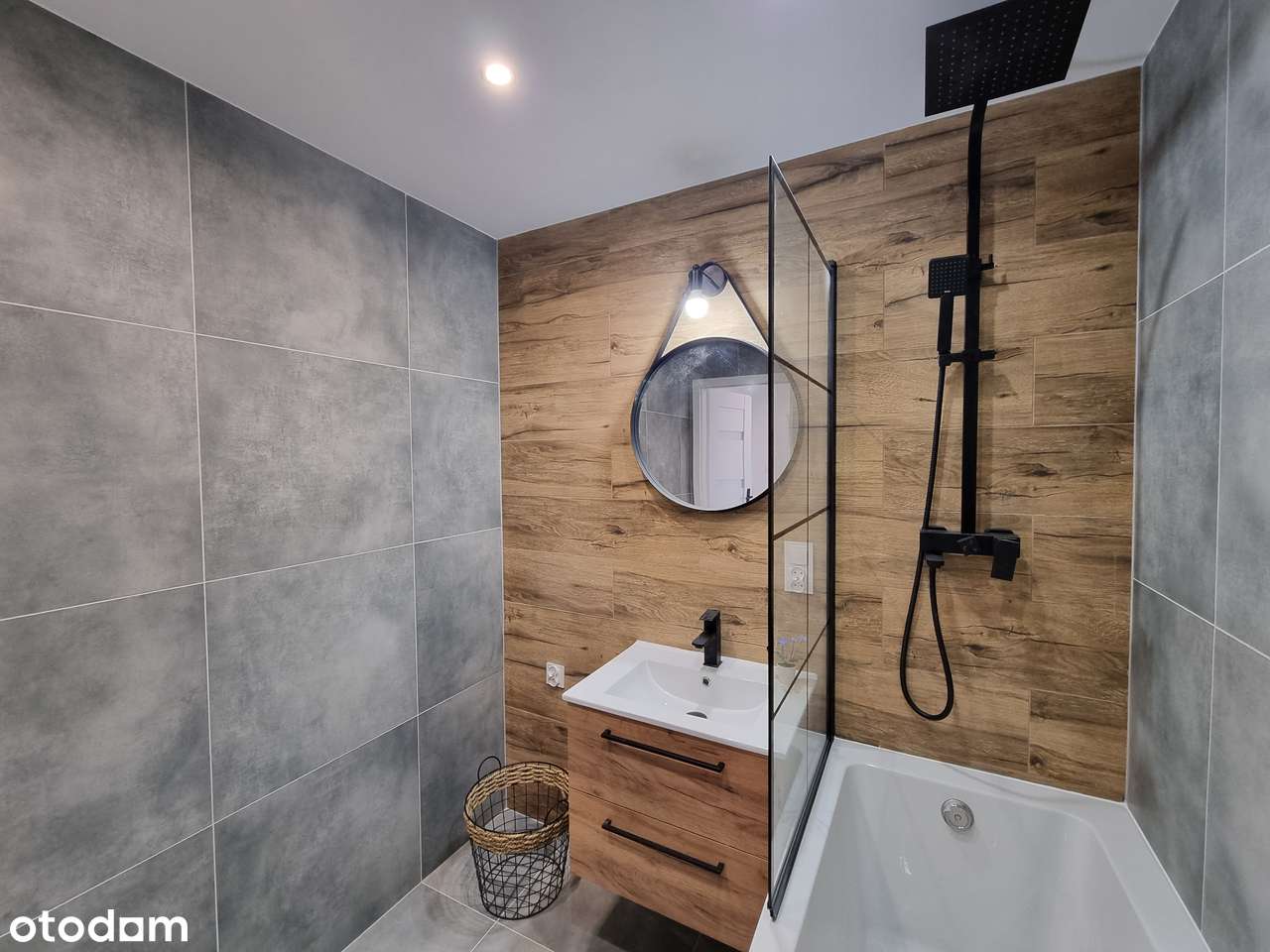 | 1 piętro + duży Balkon | 3x Pokoje | Po remoncie z nowym AGD |-7