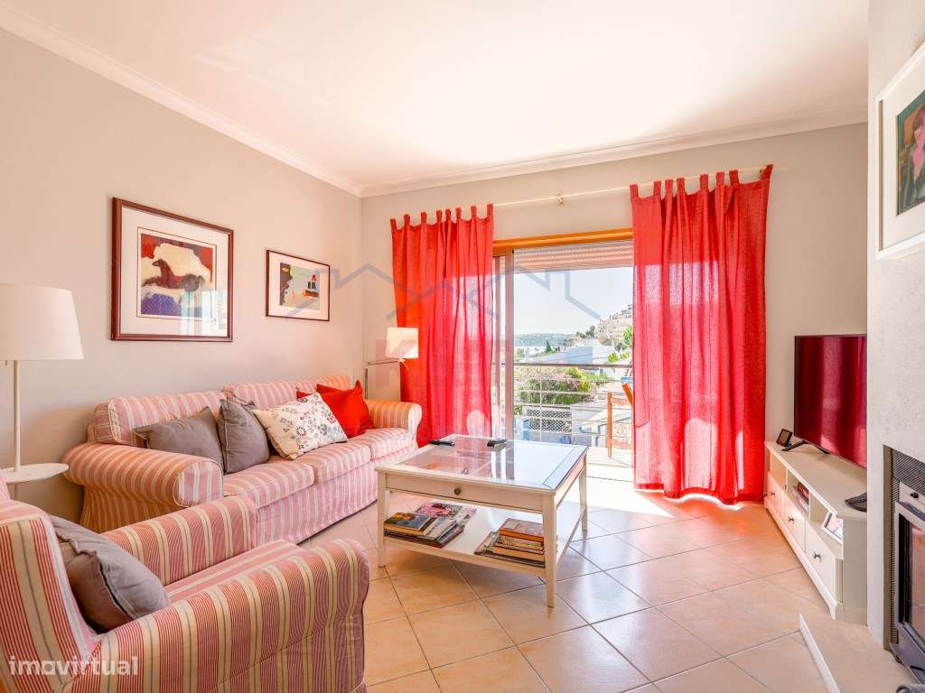 Apartamento T2 com piscina e garagem a 200m do areal-2